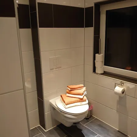 Elmo's Nest אלטנאו